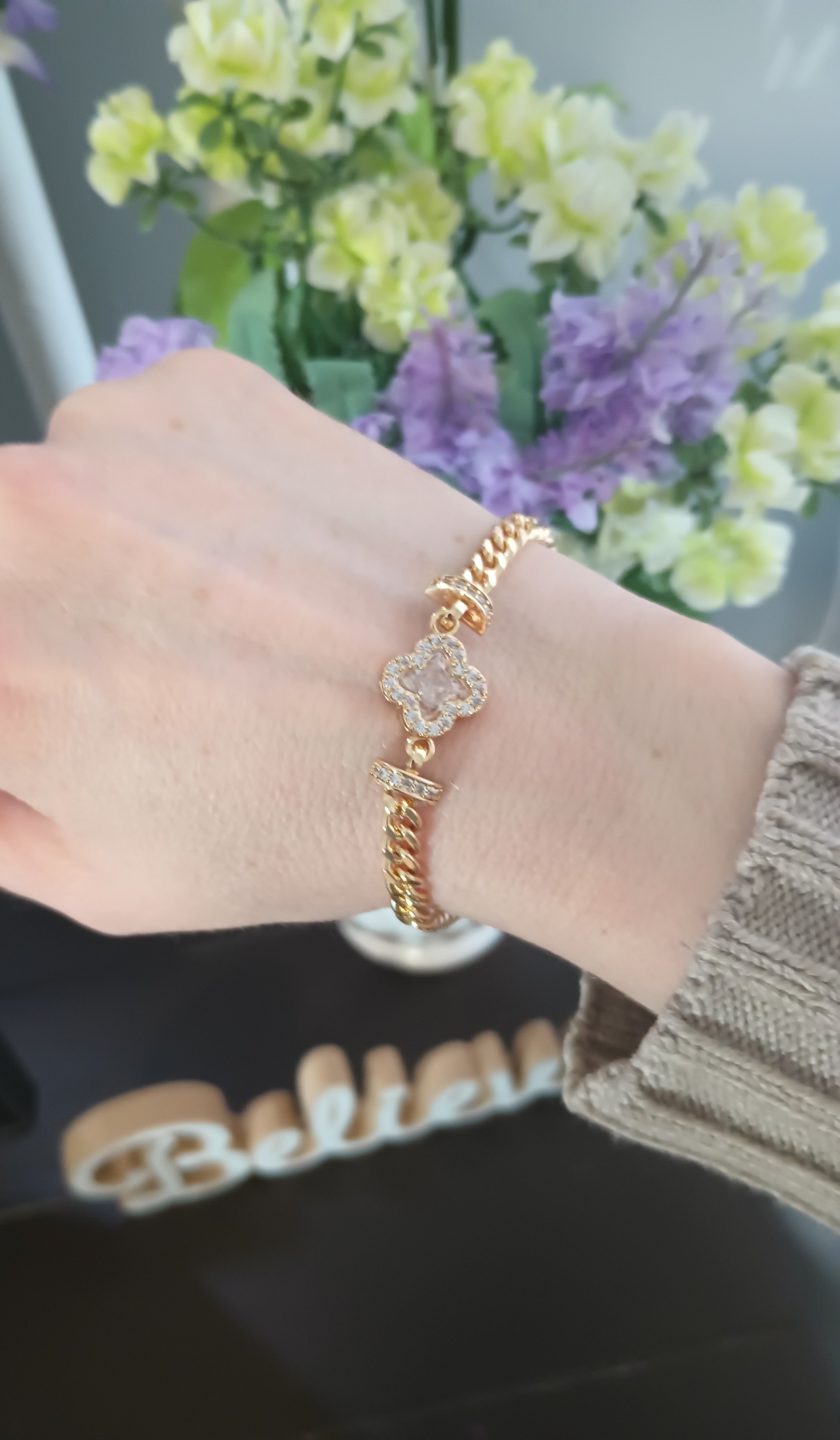 Pulsera Gold filled Clover Dorada