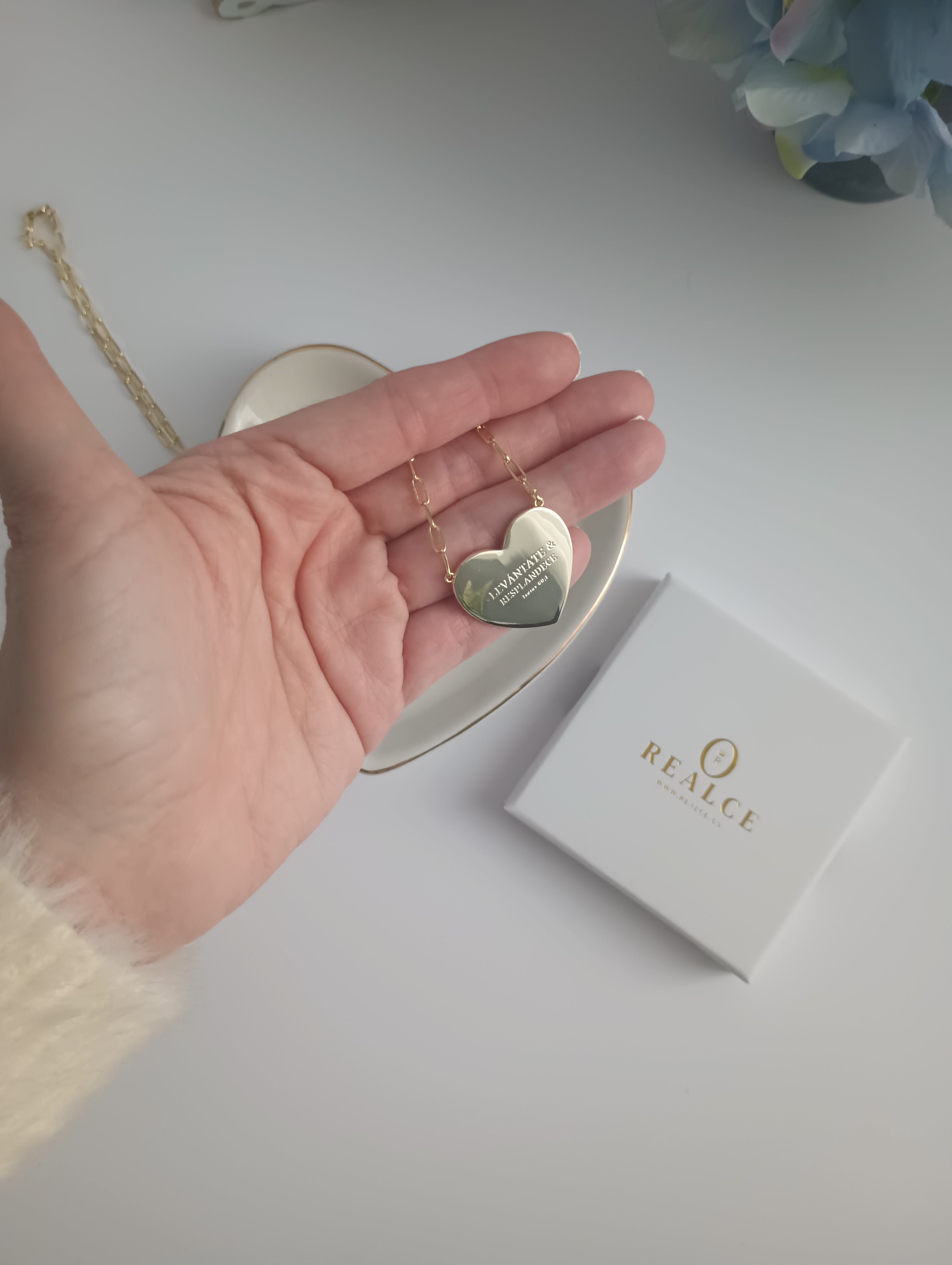 Cadena LEVÁNTATE Y RESPLANDECE