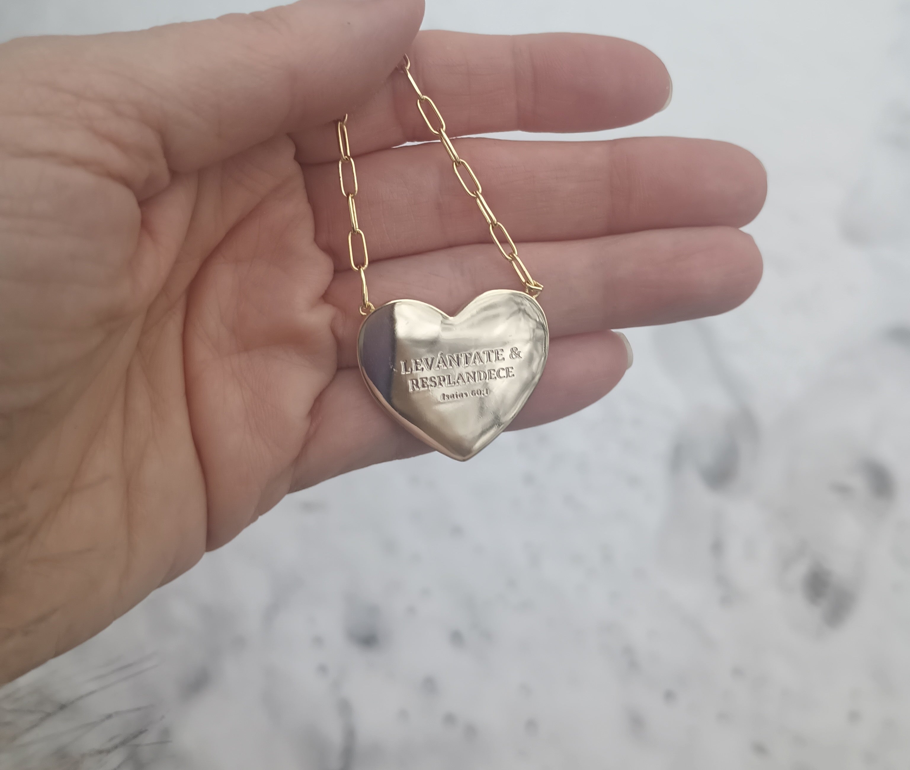 Cadena LEVÁNTATE Y RESPLANDECE