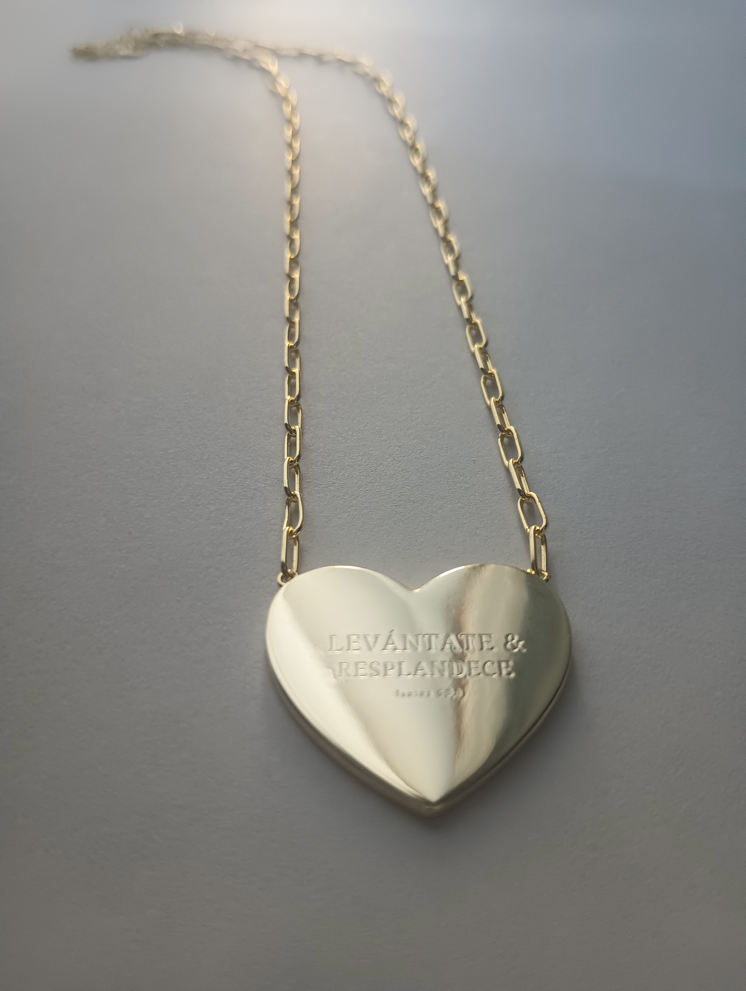 Cadena LEVÁNTATE Y RESPLANDECE